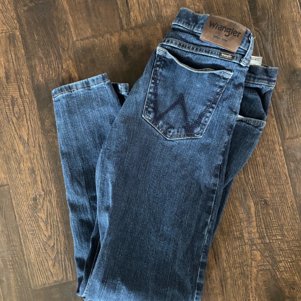 Wrangler Men's Dark Indigo Relaxed Jeans